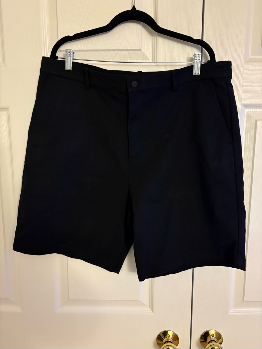 Calvin Klein Black Flat-Front Men's Shorts (38)